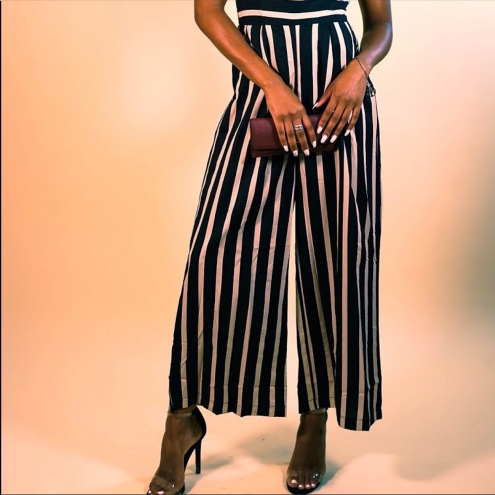 Striped halter romper - Picture 3 of 3